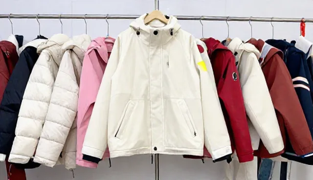 来料加工与产品销售服务：批发供货模式的取舍对比